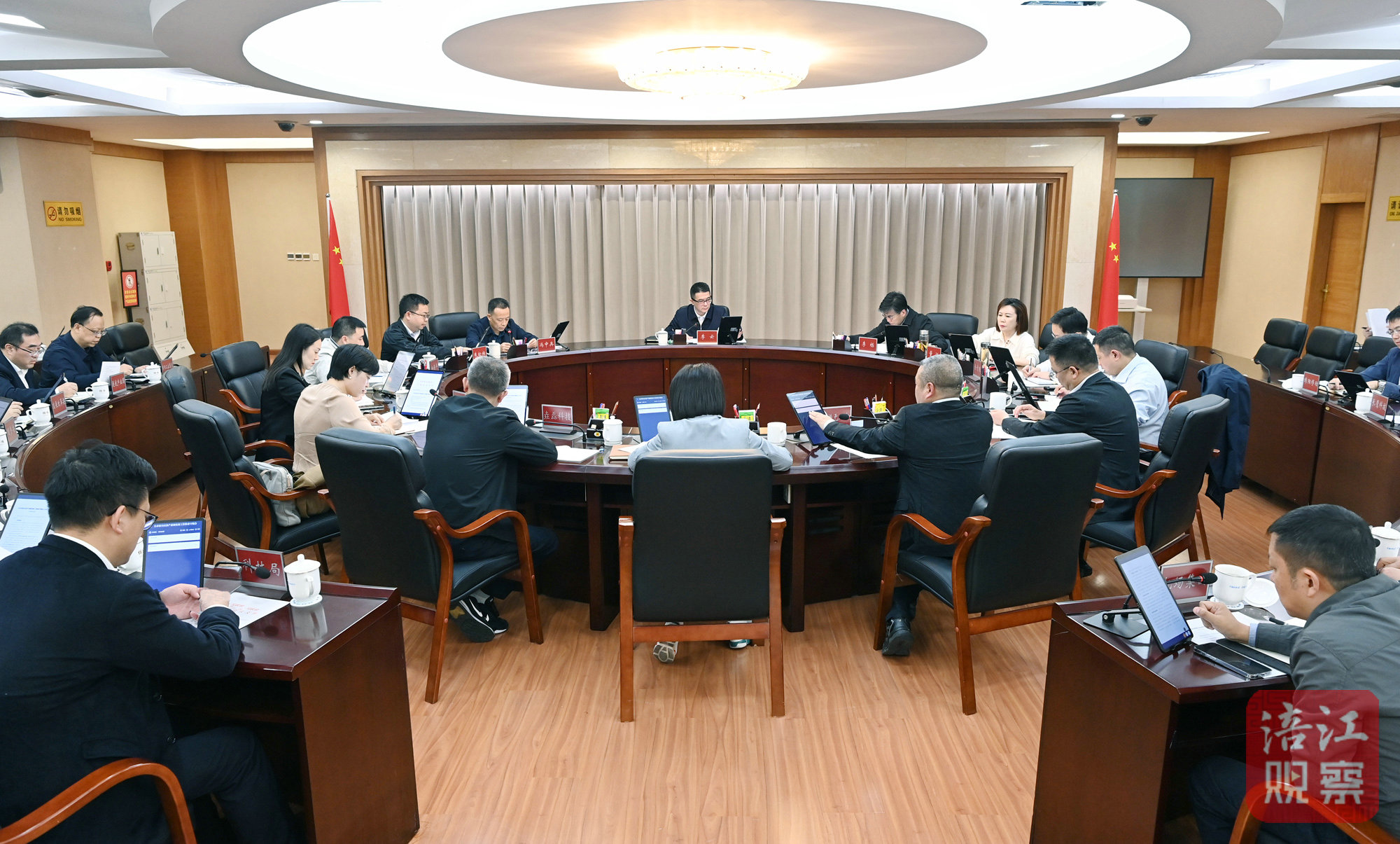 2024年10月14日,李云召開全市低空經(jīng)濟(jì)產(chǎn)業(yè)鏈發(fā)展工作推進(jìn)會(huì) 張莉 攝.jpg