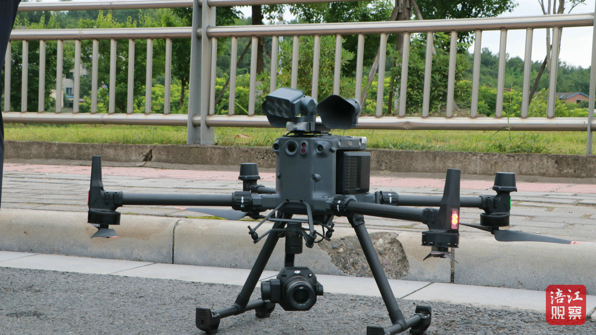 交警1_1.jpg